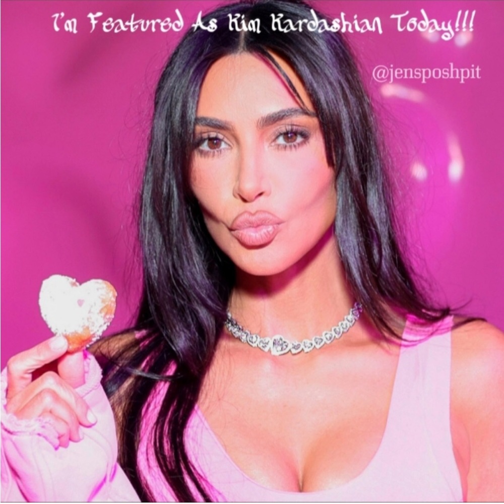 I’m FEATURED! Thank you! 💋💋💋 - Picture 8 of 12